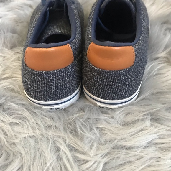 Woman’s size 9 Vans - Picture 3 of 4
